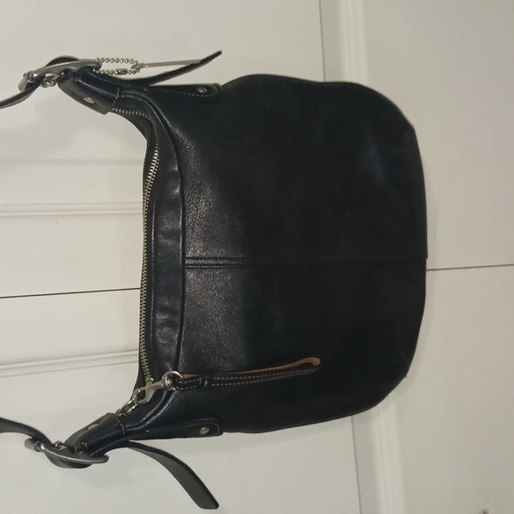 Vintage Coach crossbody bag - black smooth buttery leather - Picture 2 of 10